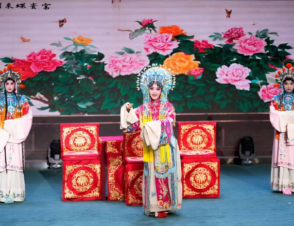 Peking Opera show with traditional face painting at Liyuan Theater Beijing