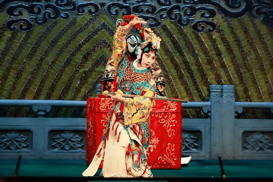 Beijing's First Teahouse-Style Peking Opera Theatre | Liyuan