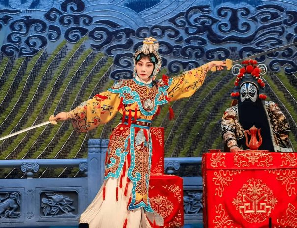 Beijing's First Teahouse-Style Peking Opera Theatre | Liyuan